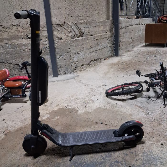 Электроный самокат Ninebot