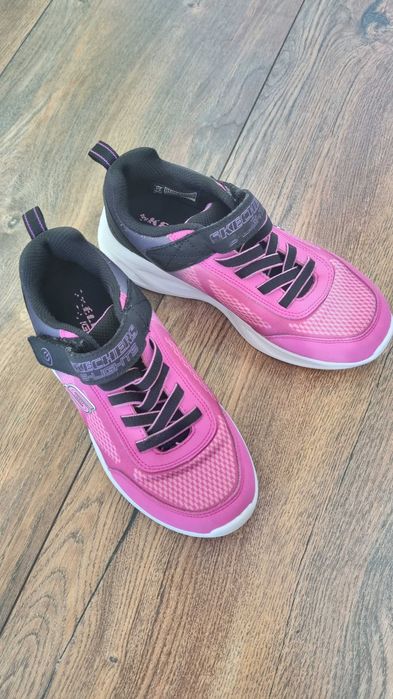 Маратонки skechers  за физическо