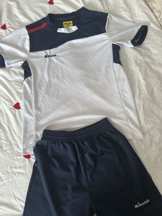 Продам две спортивные формы.