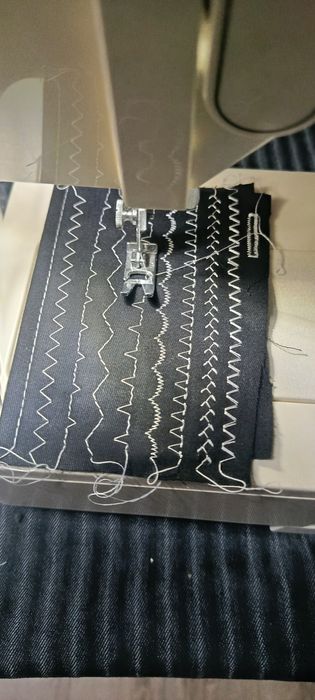 Mașina cusut Singer super elegance metal