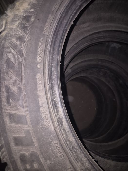 Продам зимнюю резину BRIDGESTONE