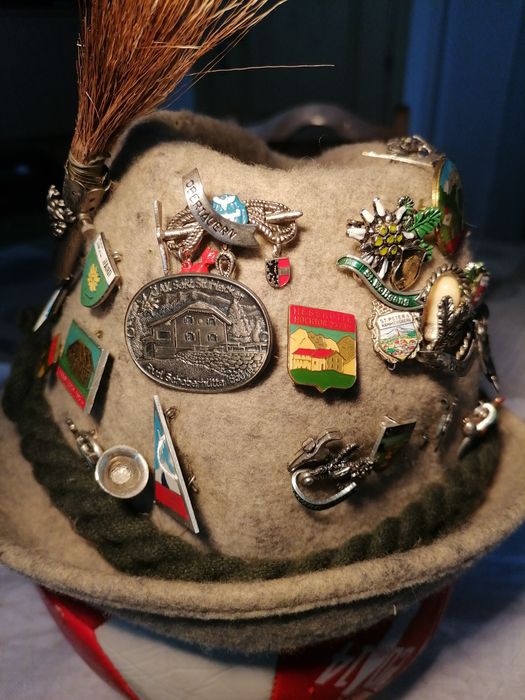 Ловджийско -туристическа  вълнена шапка за ценители