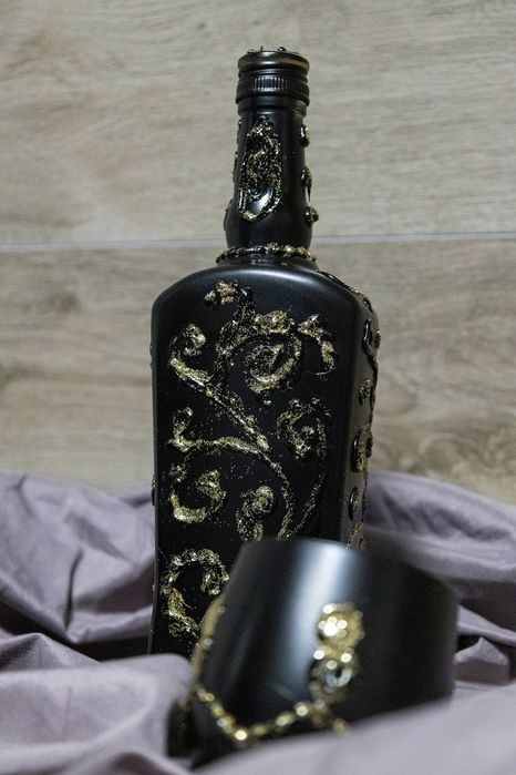 Оригинални декоративни бутилки, чаши, чинии, свещи. Подарък.