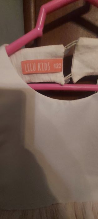 Продам нарядное платье на девочку