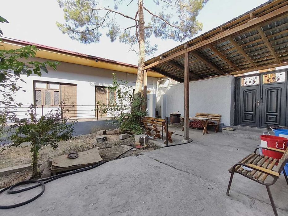 Yu  Продаётся дом на 8 сотках, м. Намданак, напротив ресторана Эльбрус