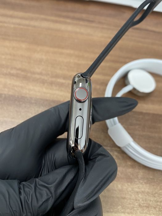 Apple Watch Seria 7 / 45 mm / Stainless Steel / Gps + Cellular |