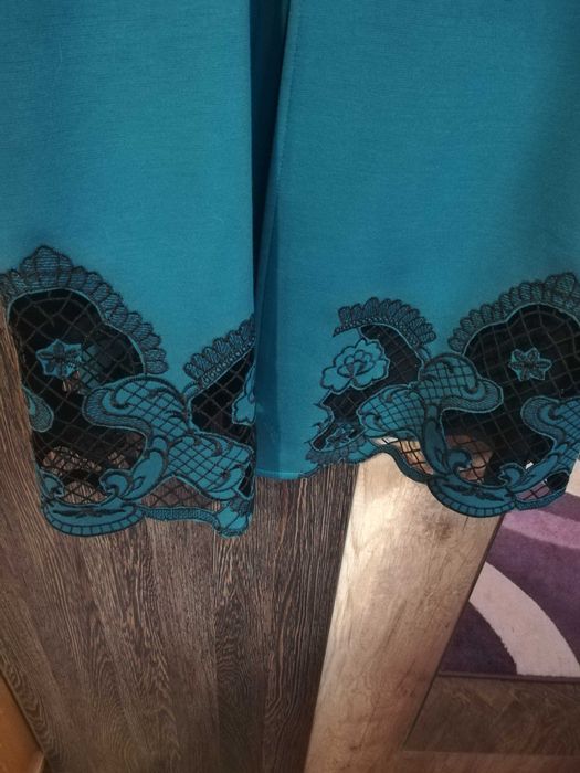 Дамско сако с рязана бродерия