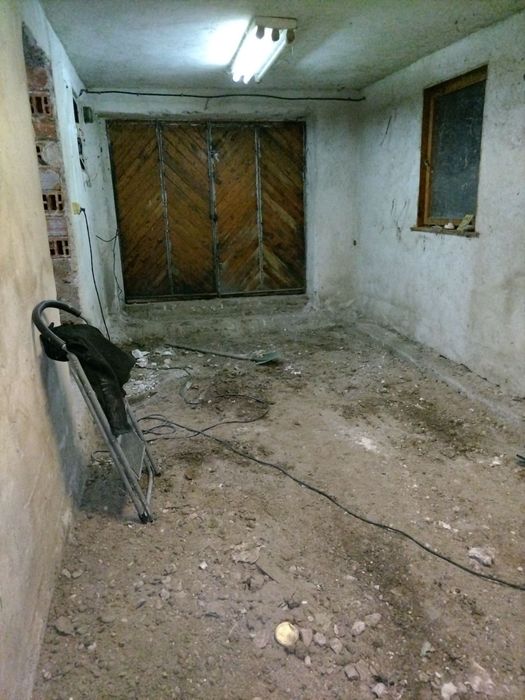 Гаражни  врати и каса