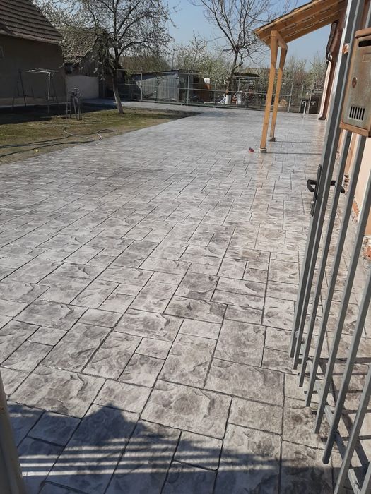 Beton amprentat .