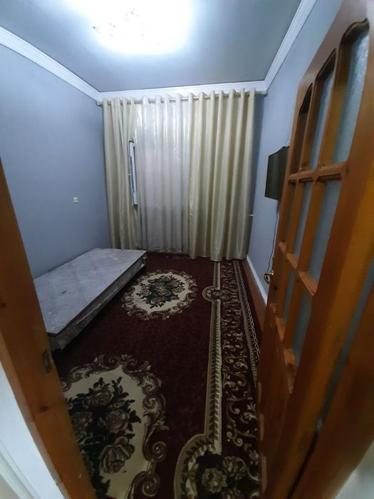 Uy sotiladi, yoki ijara ga beriladi. Saltanat kafe 3 kavat da. 2.xona.