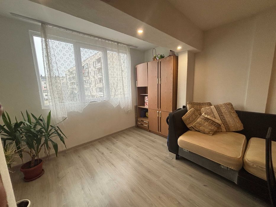 Тристаен ОБЗАВЕДЕН в Сопот, Сарая