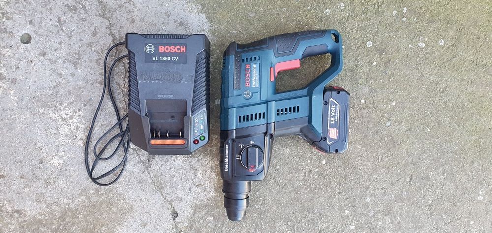 Ciocan rotopercutor bosch profesional.