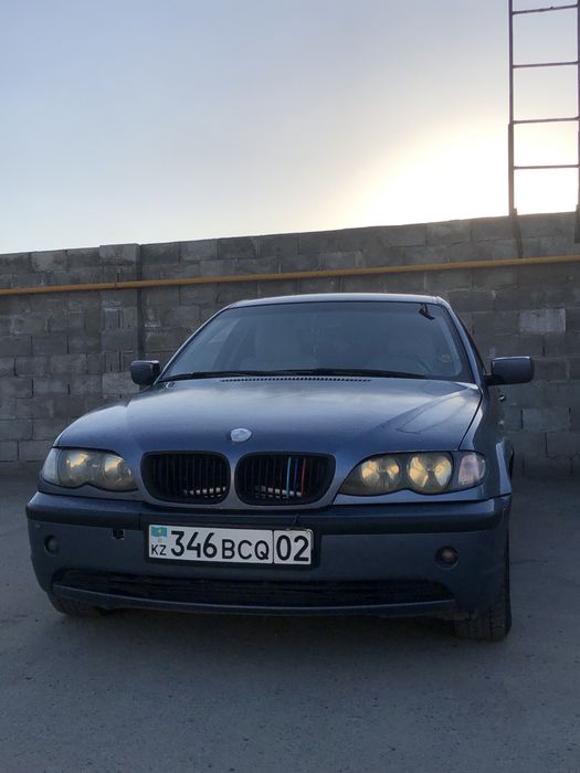 Продам машину BMW 3 2001 года