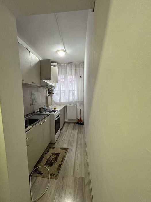 Inchiriez apartament 3 camere