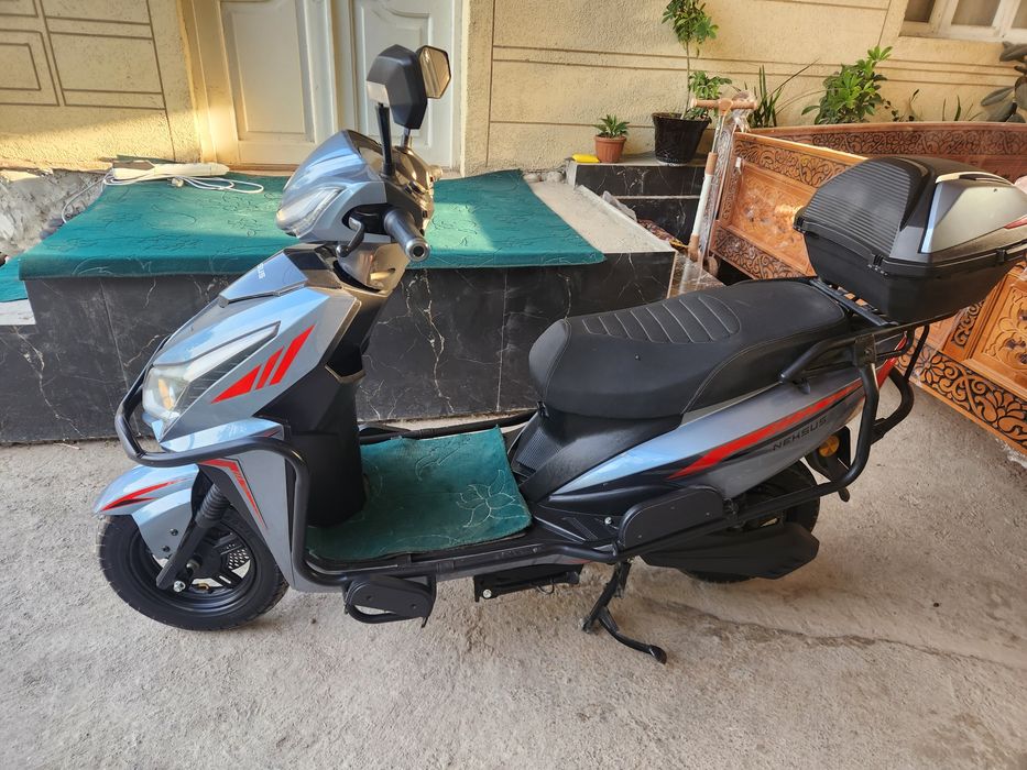 Скутер Neksus 150