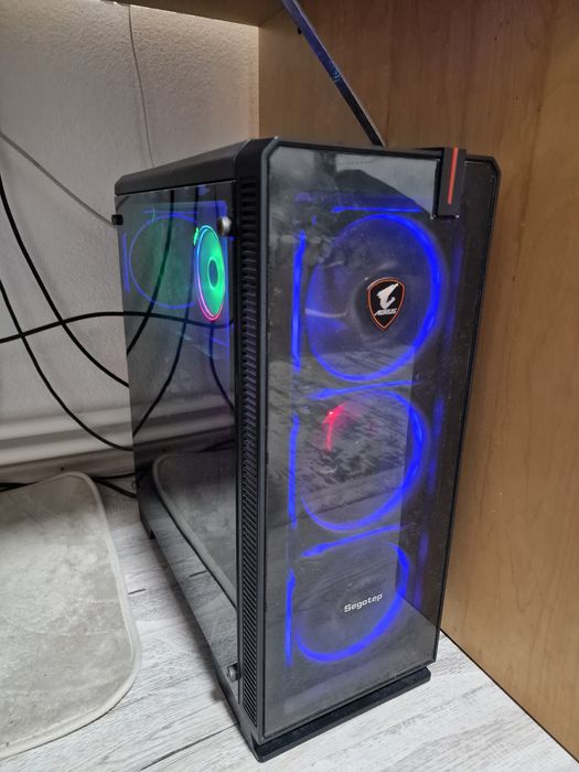 Vând PC Gaming cu garantie