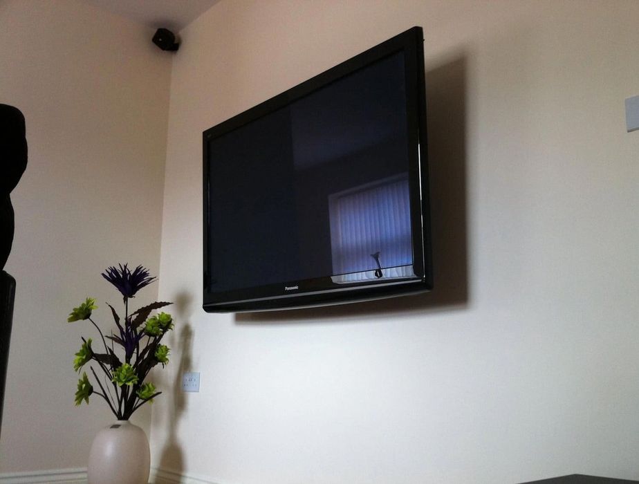 Установка телевизоров на стену в Караганде