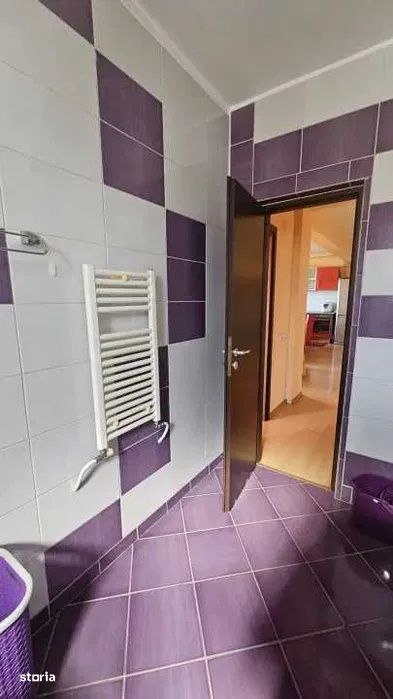 Apartament spatios, 58 mp, balcon, zona Eroilor