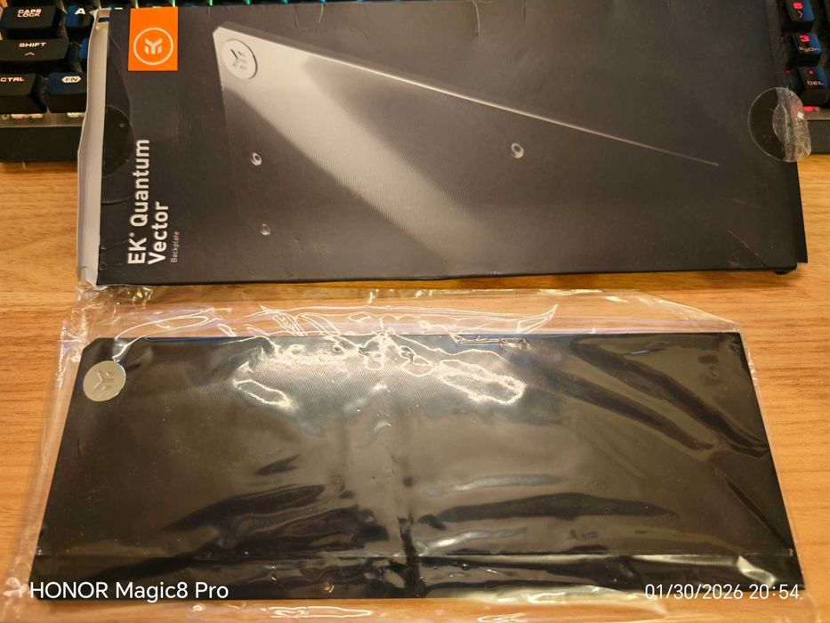 видео карта EVGA RTX 3070 + воден блок EKWB RTX 3070 + EKWB backplate