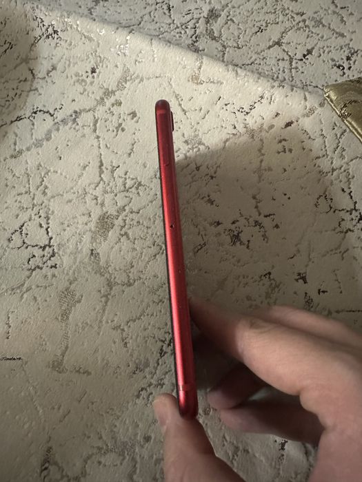 Продам iphone se8 в новом состоянии