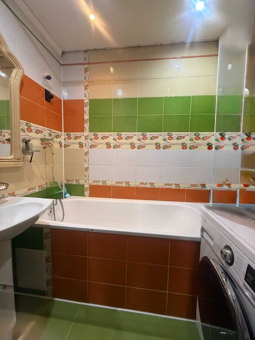 Продам 4-ком. квартиру в 19 микрорайоне.
