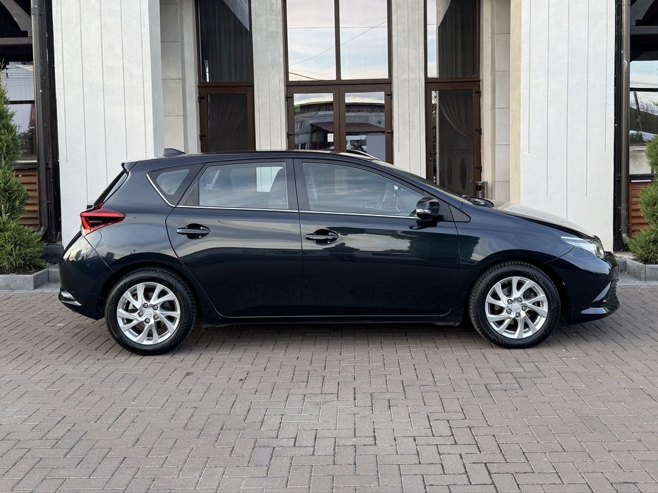 Toyoya Auris 1.6 D-4D Executive 2016 Facelift  Accept variante