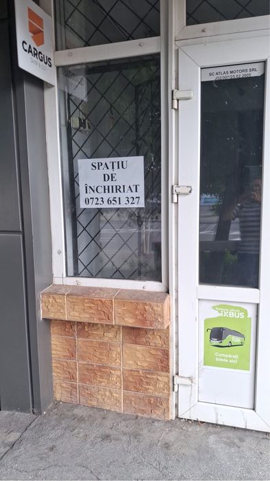 Inchiriez spatiu comercial Piata Mare
