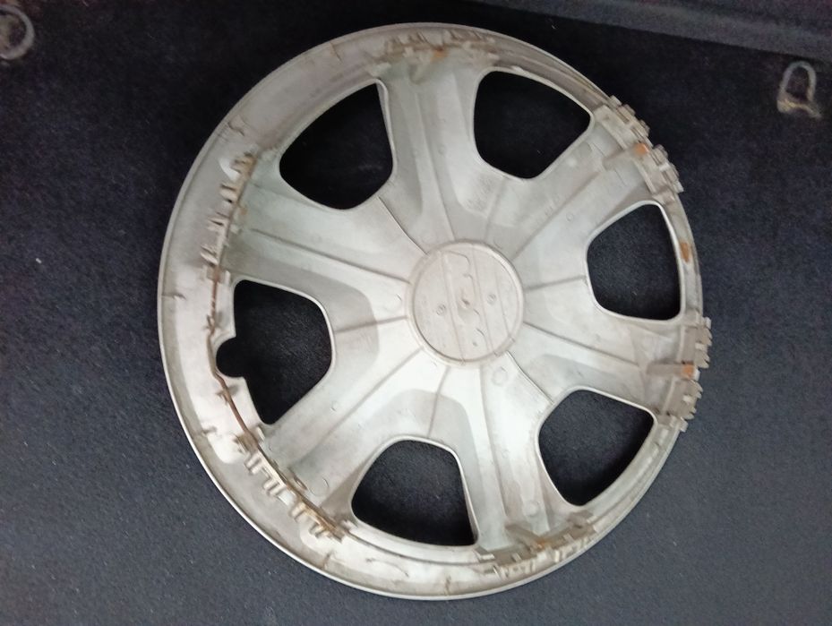 Capac roată original Dacia R15 in stare bună.