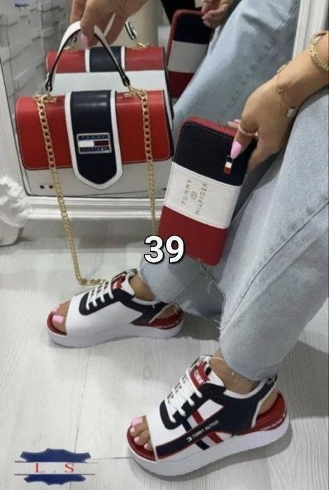 Set Tommy. Mărime disponibilă doar 39.