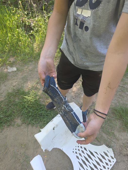 vând scaun putin folosit