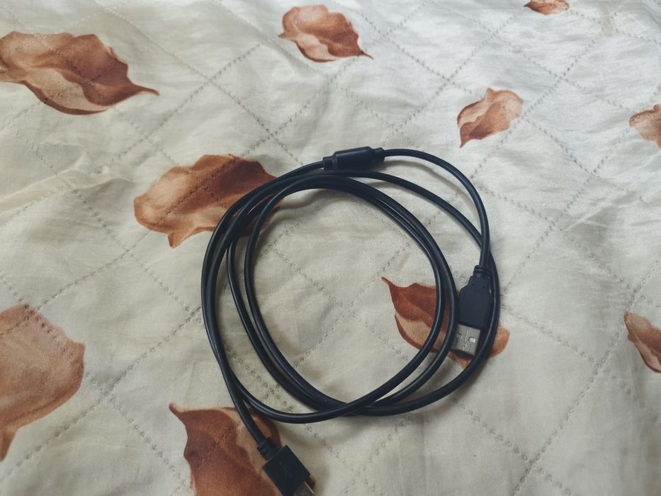 PlayStation 4 slim 1 tb място