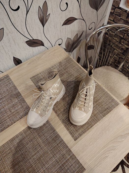 Vand încălțăminte 37