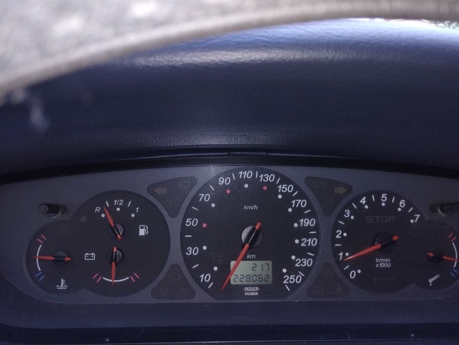 Ситроен C5, Газ/бензин