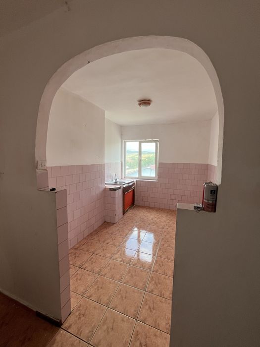 Apartament cu trei camere de vanzare in Alesd