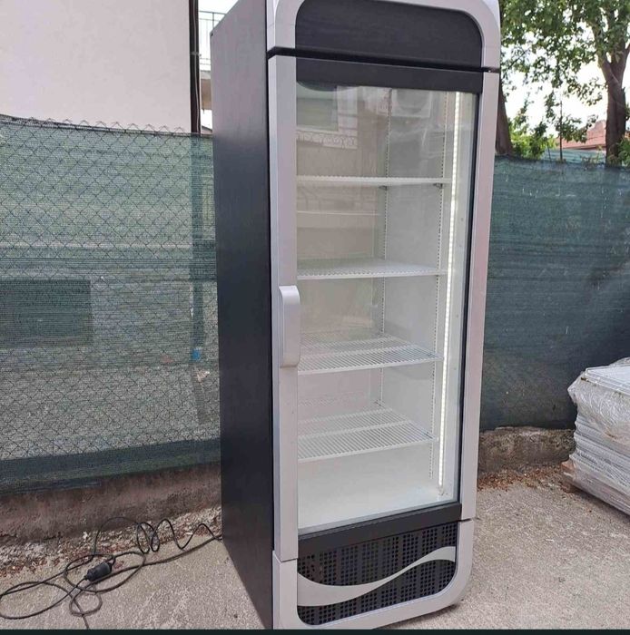 Хладилна витрина