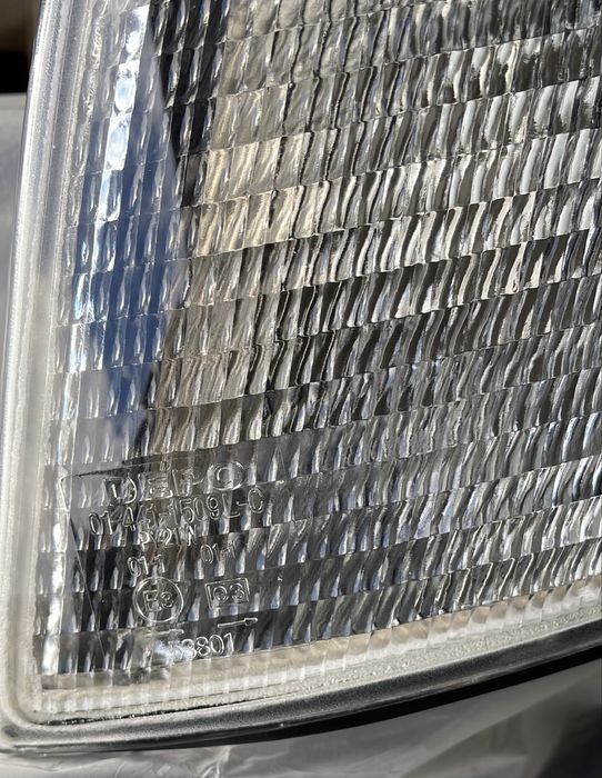 Поворотник на Audi 100C4
