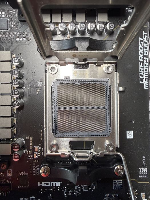 MSI PRO B650-S WIFI AM5 – 3 pini îndoiți – Pentru reparat
