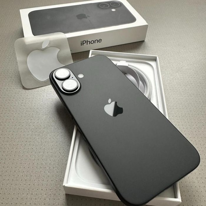 Iphone 16 128G на гарантии