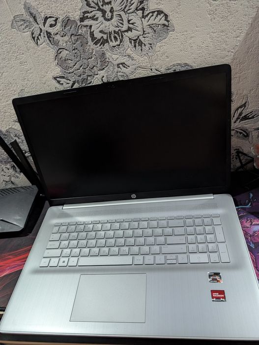 Ноутбук HP 15.6" (Ryzen 3 5300U/ОЗУ 8гб/512гб)