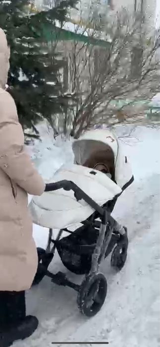 Срочно продам коляску 2в1 ining baby
