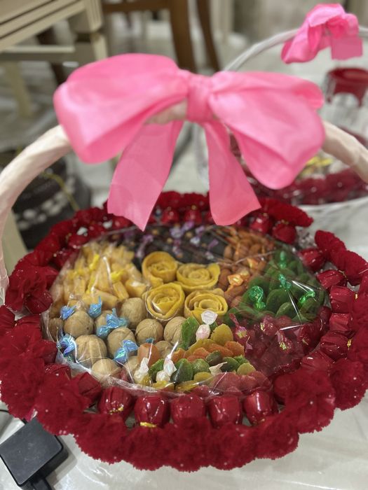 Продам корзину с сухофруктами