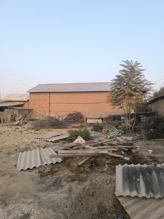 Yer sotiladi parkent