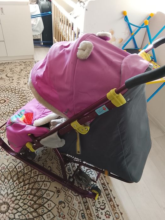 Манеж новый и коляска зимний