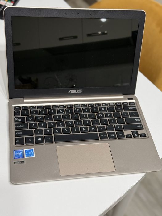 Vand Laptop Asus