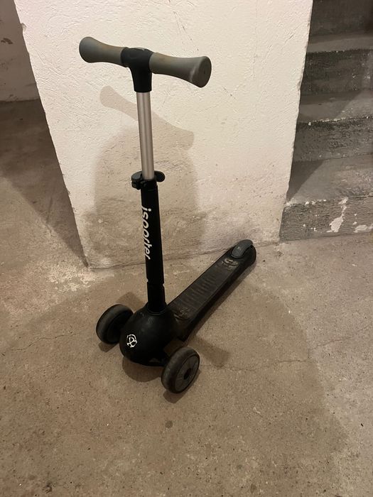 Детска тротинетка със светещи гуми