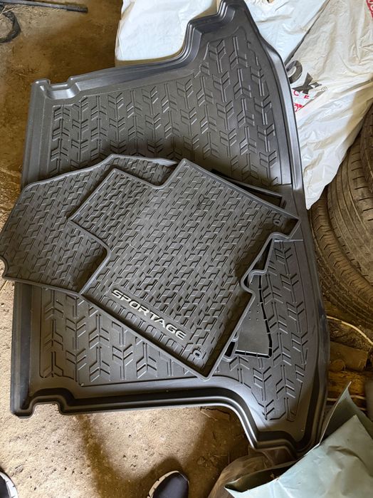 Стелки за Киа Спортидж Гумени