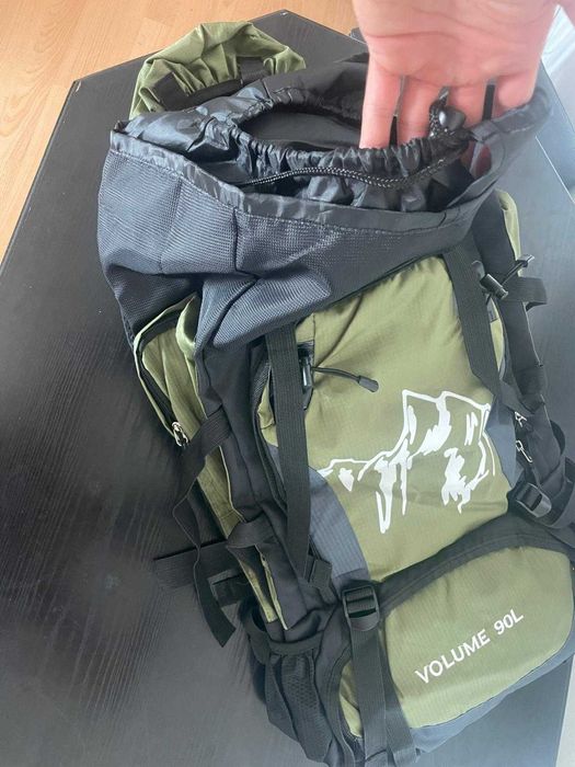 Ghiozdan mare de calatorii/ munte, 90L capacitate, nou si nefolosit