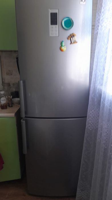 Продается холодильник
