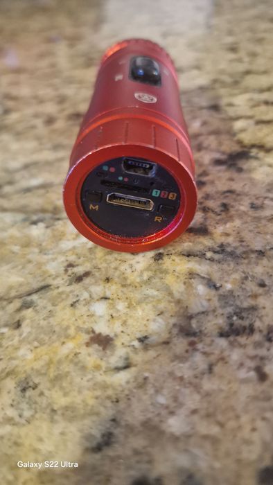 Gratis 1 camere de bord  functionale Cameră media digitală JVC GZ-MC 2