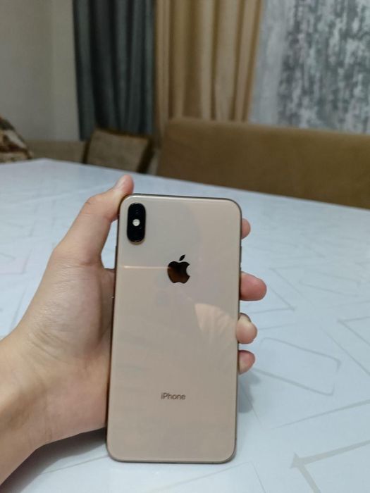 Айфон XS max сатылады